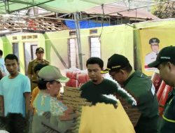 Wakil Bupati Pesisir Barat Salurkan Bantuan Dinsos Provinsi Lampung