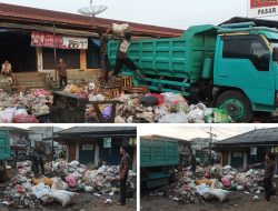 Langkah Jitu, UPTD Dinas Pasar Sewa Dump Truck Bersihkan Sampah di Area Pasar Baru Kedondong